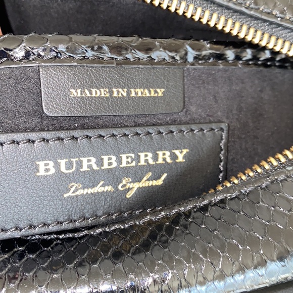 Authentic Burberry buckle snakeskin crossbody - Picture 15 of 16